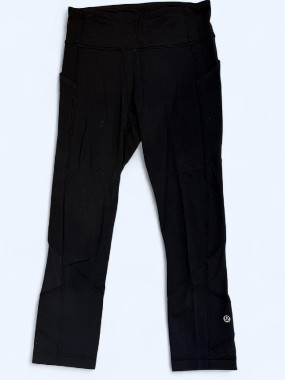Lululemon Women’s Black Athletic Leggings 3/4 length with Side Pockets